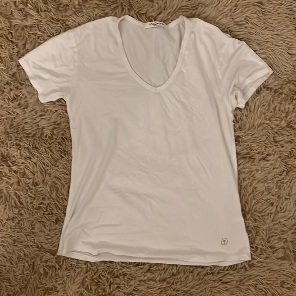 White t- shirt with v neck